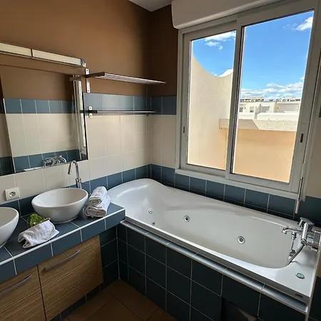 Beau 30m2, Piscine Et Jacuzzi Au Jardin D'eden, Dedie Aux Couples, Village Naturiste 아파트
