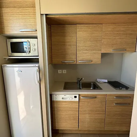 Beau 30m2, Piscine Et Jacuzzi Au Jardin D'eden, Dedie Aux Couples, Village Naturiste *