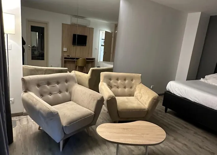 Beau 30m2, Piscine Et Jacuzzi Au Jardin D'eden, Dedie Aux Couples, Village Naturiste Apartament Agde