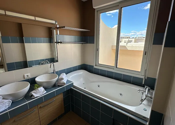 Beau 30m2, Piscine Et Jacuzzi Au Jardin D'eden, Dedie Aux Couples, Village Naturiste Apartament